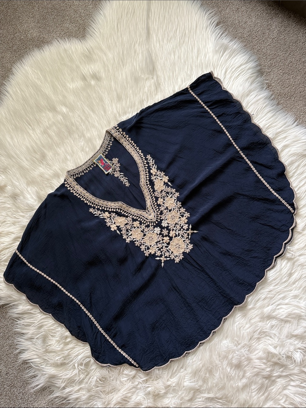 Johnny Was Embroidered Tunic/Blouse Oversized Navy Blue & cream Size M - Picture 4 of 10